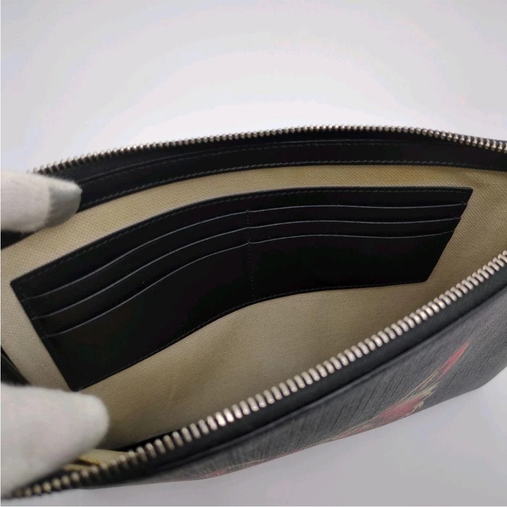 Gucci Black and Red Wolf Clutch - Picture 10 of 14